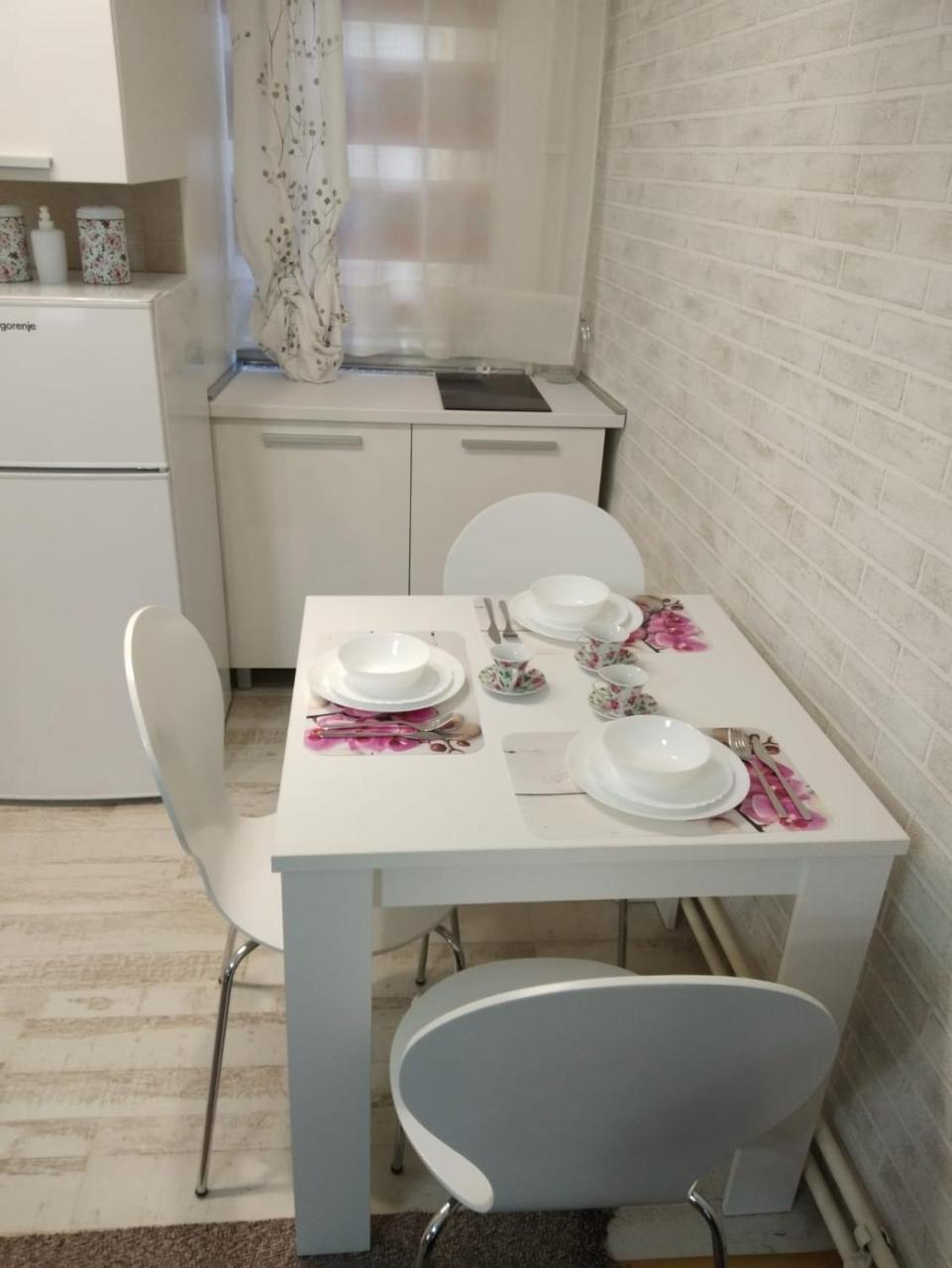 Apartman "Garden" Novi Sad Exterior foto